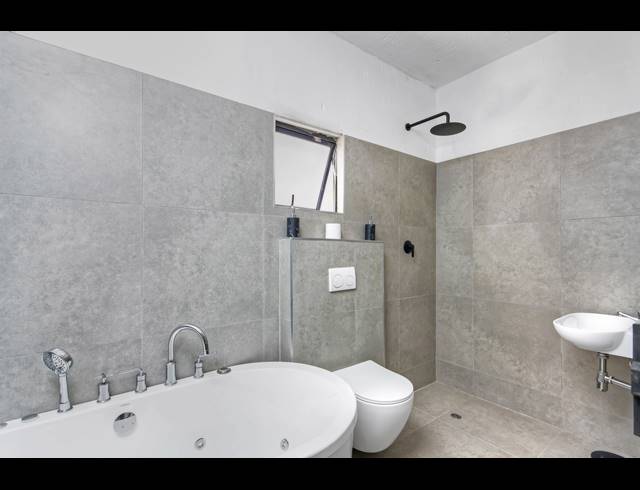 5 BEDROOM FREEHOLD FOR SALE IN MORNINGSIDE